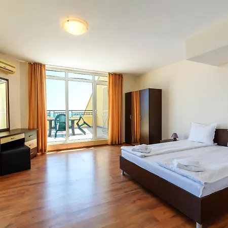 Midia Luxurious Beachfront Escape With Pool Apartment