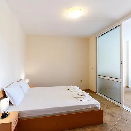 Apartment Midia Luxurious Beachfront Escape With Pool *