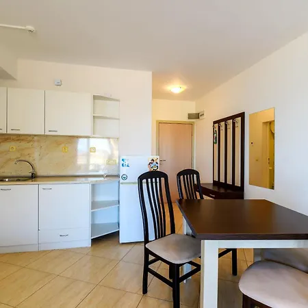 Apartment Midia Luxurious Beachfront Escape With Pool Aheloy