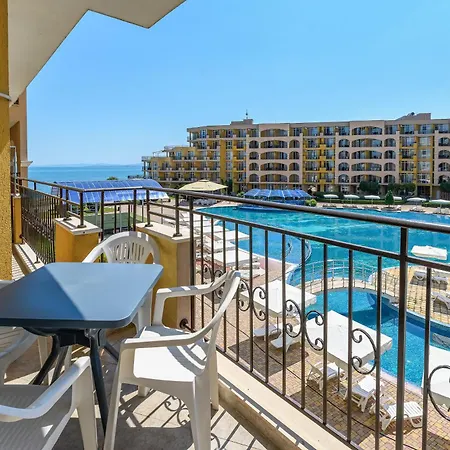 Midia Luxurious Beachfront Escape With Pool