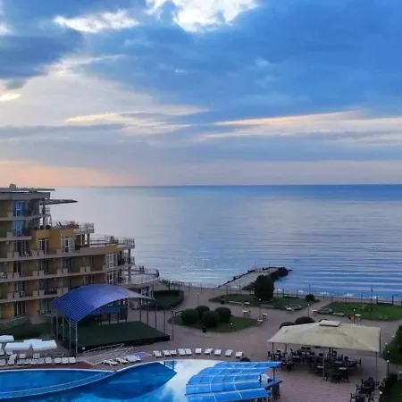 Apartment Midia Luxurious Beachfront Escape With Pool *