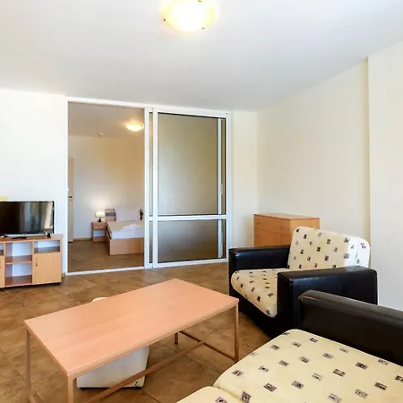 Apartment Midia Luxurious Beachfront Escape With Pool Aheloy
