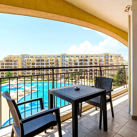 Midia Luxurious Beachfront Escape With Pool Apartment *