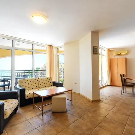 Midia Luxurious Beachfront Escape With Pool Apartment Aheloy