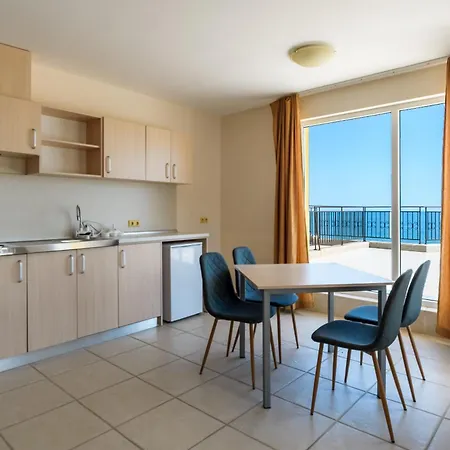 Midia Luxurious Beachfront Escape With Pool *