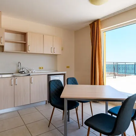 Midia Luxurious Beachfront Escape With Pool Apartment *
