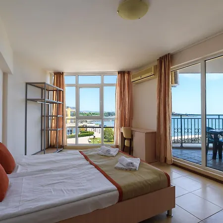 Apartment Midia Luxurious Beachfront Escape With Pool *