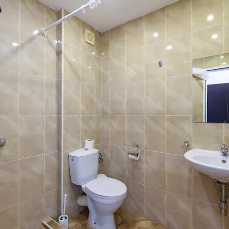 Midia Luxurious Beachfront Escape With Pool Apartment *
