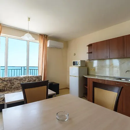 Midia Luxurious Beachfront Escape With Pool Aheloy