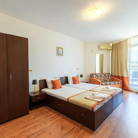 Midia Luxurious Beachfront Escape With Pool *