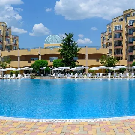 Midia Luxurious Beachfront Escape With Pool Apartment