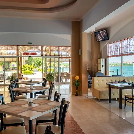 Midia Luxurious Beachfront Escape With Pool Apartment Aheloy
